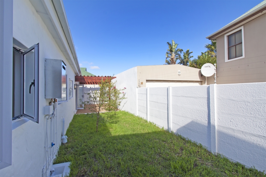 3 Bedroom Property for Sale in Milkwood Park Western Cape
